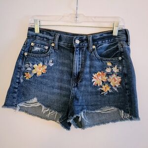 AE American Eagle Floral Embroidered 4 Fray Hem Distressed High Rise Mom Shorts